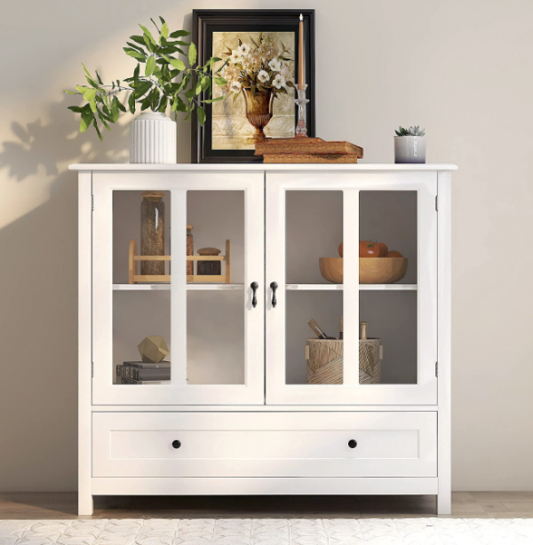 Lemari Bufet dengan Pintu Kaca Gelas